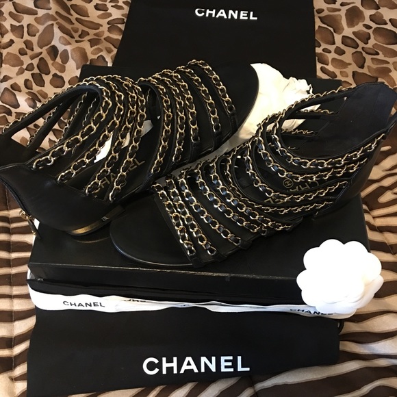 CHANEL luxury women’s gold embroidered shoes 37.5 - Picture 3 of 9